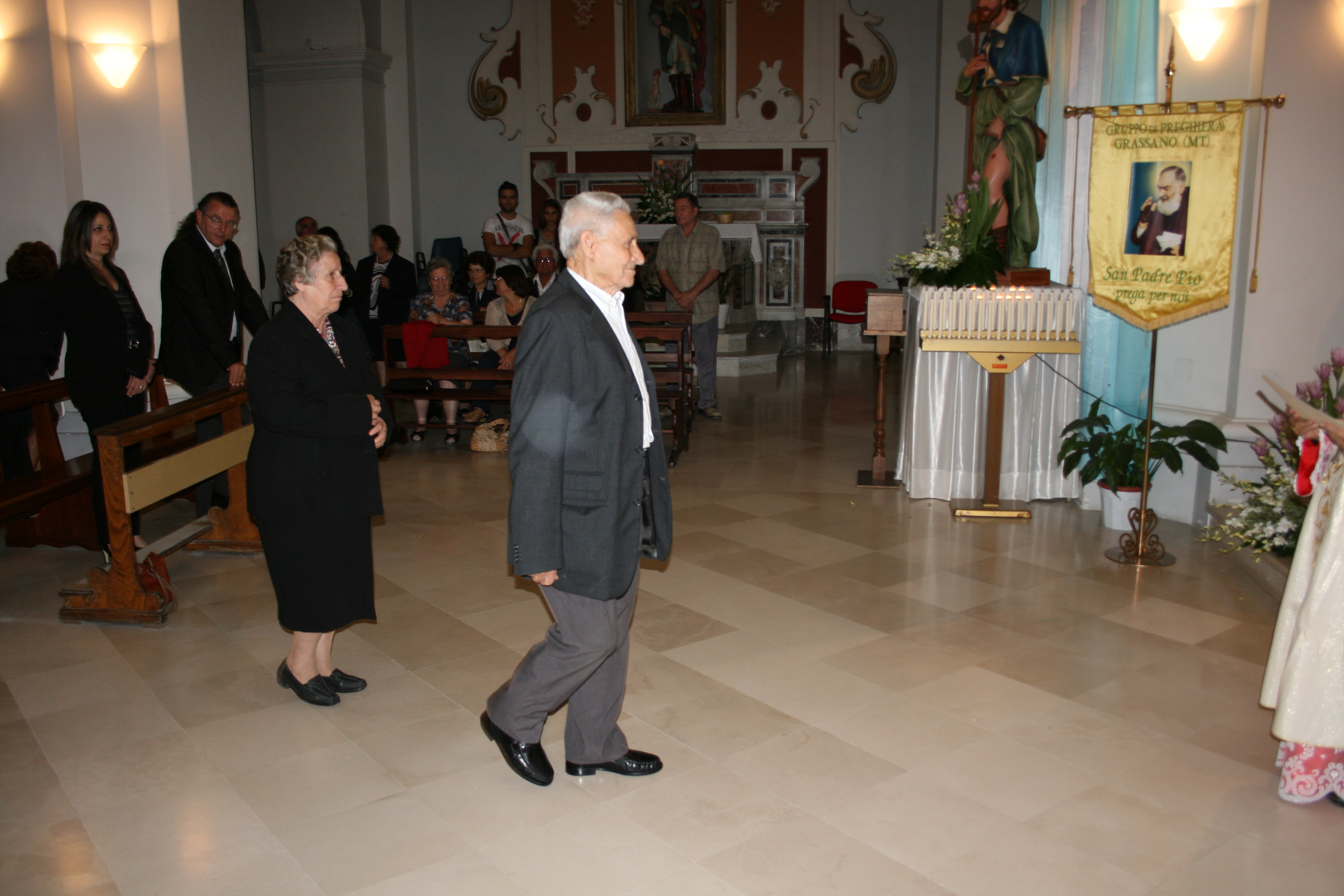 Images/03-_23_09_2013_-_50_anni_di_matrimonio_Zio_BONELLI_Antonio_e_Cristina_chiesa_Madre.jpg