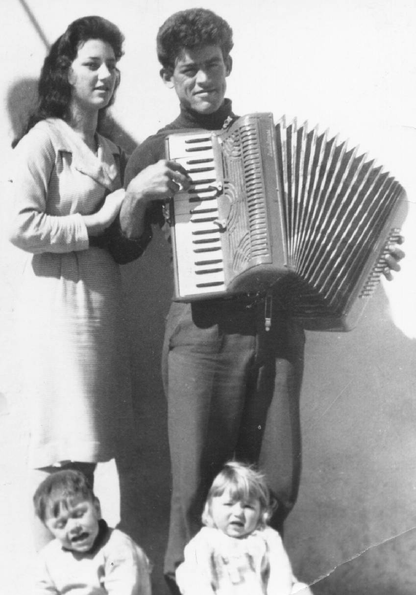 Giuseppina_e_z_Tarcisio_GIACIOIA_1960.BMP.JPG