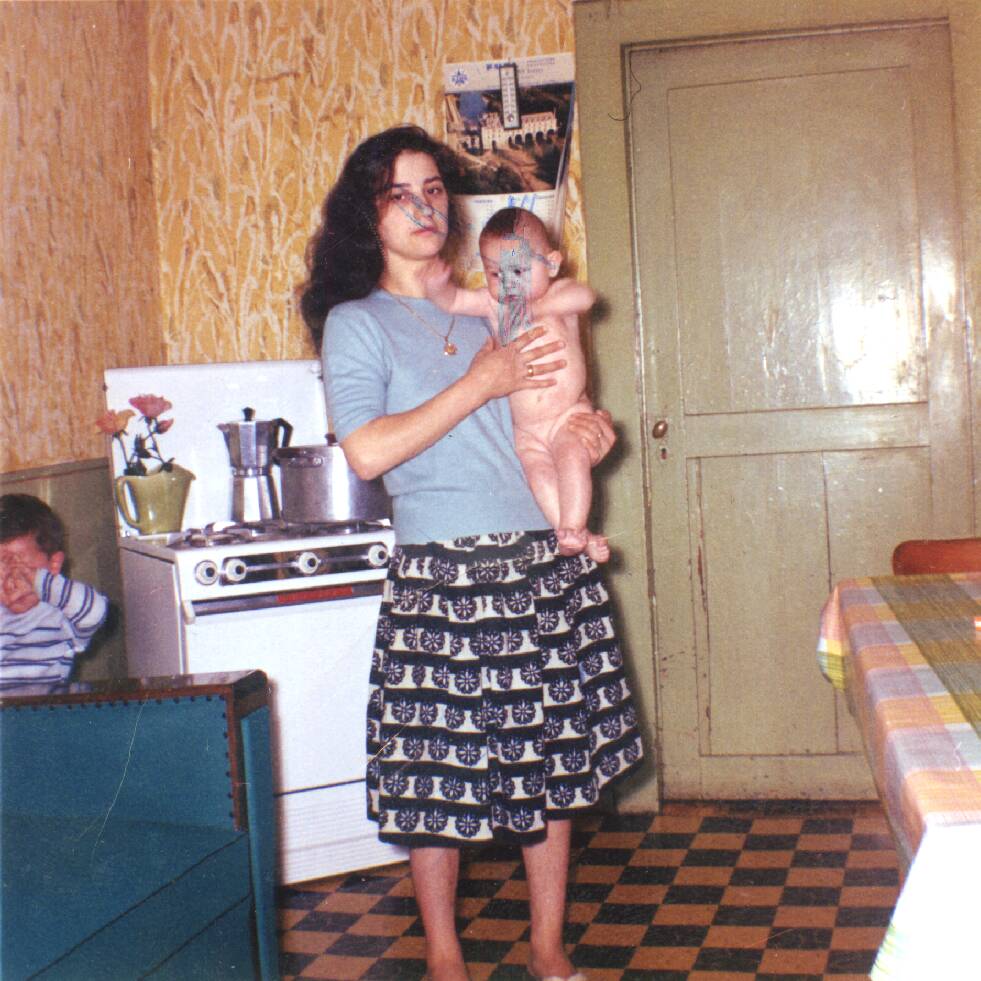 Mama_Nouced_io_ca_chiange_02_1964.jpg